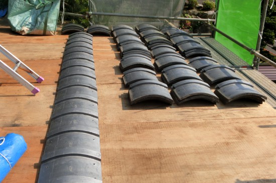 山門屋根　茅葺替大修理・１