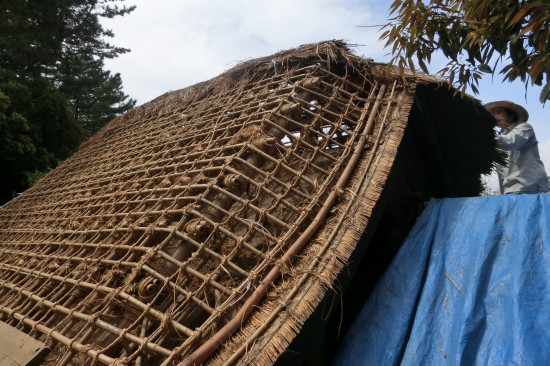 山門屋根　茅葺替大修理・２　江戸時代出現
