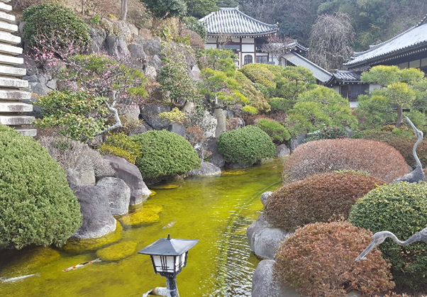 籠ヶ池と開山堂